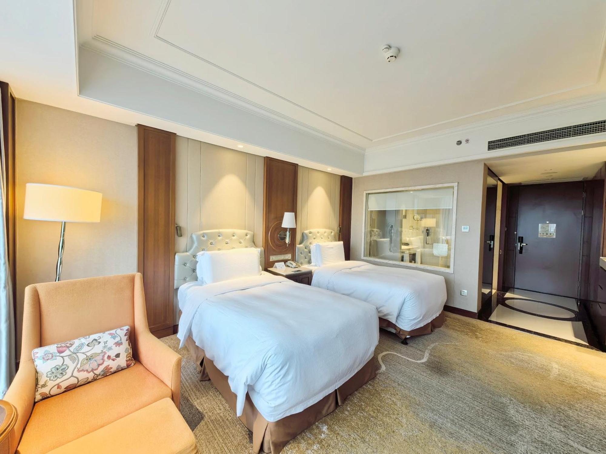 Doubletree By Hilton Ningbo - Chunxiao Hotel Luaran gambar