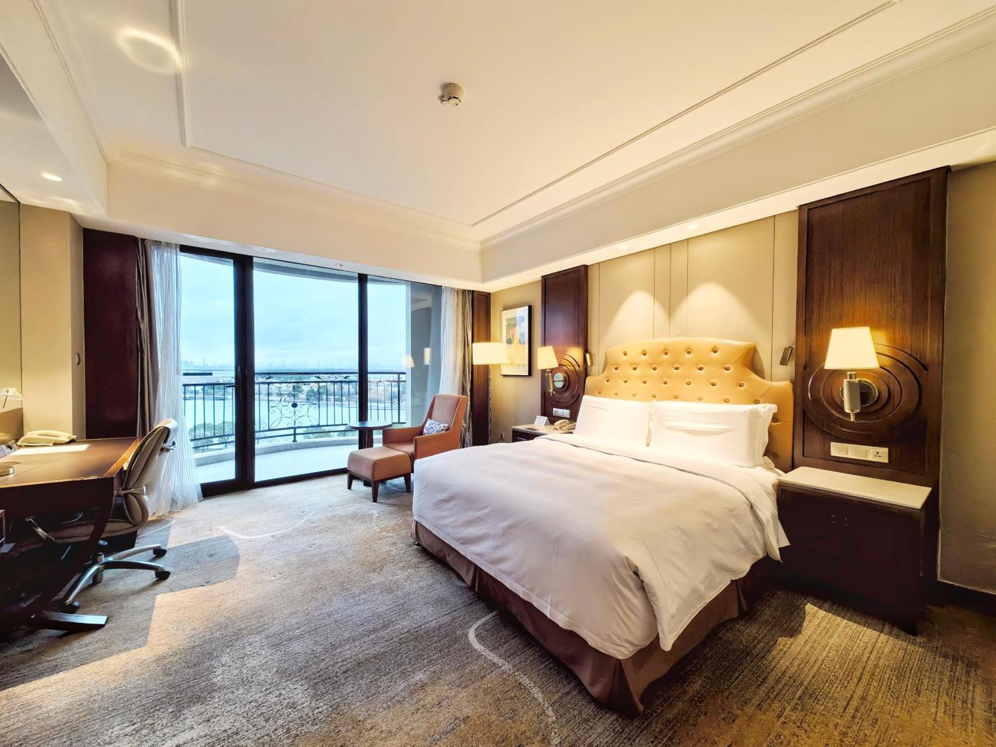 Doubletree By Hilton Ningbo - Chunxiao Hotel Luaran gambar
