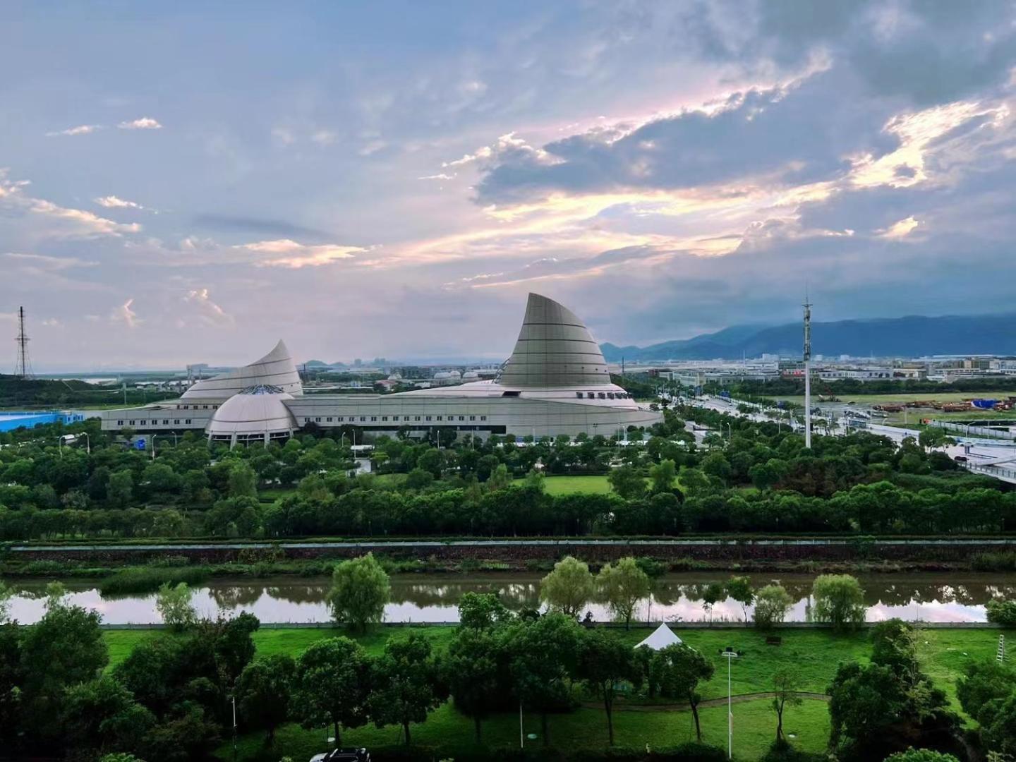 Doubletree By Hilton Ningbo - Chunxiao Hotel Luaran gambar