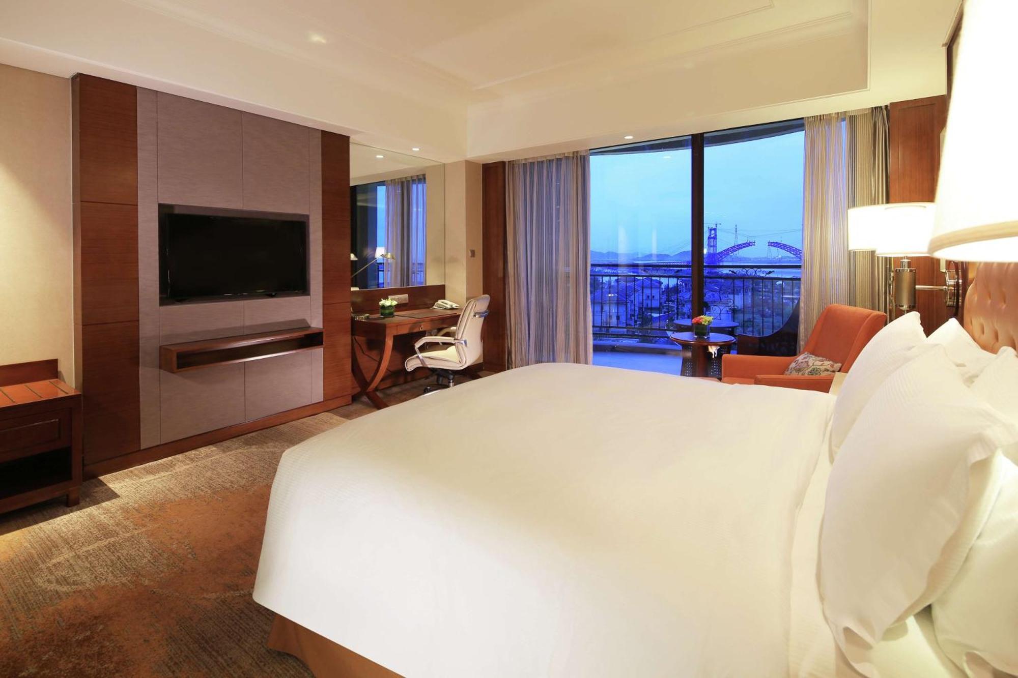 Doubletree By Hilton Ningbo - Chunxiao Hotel Luaran gambar