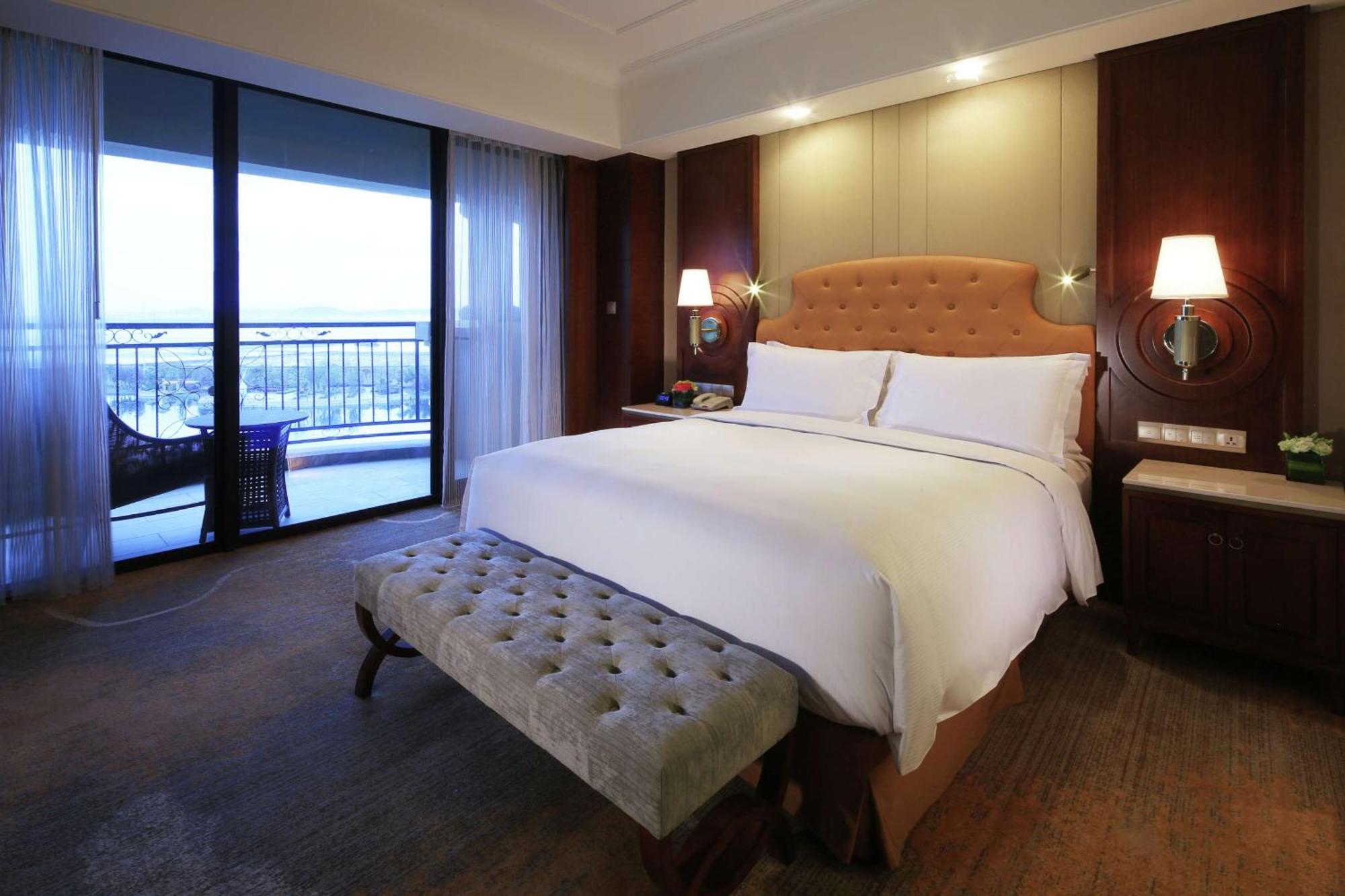 Doubletree By Hilton Ningbo - Chunxiao Hotel Luaran gambar
